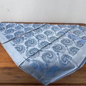 Modelo adamascado círculos